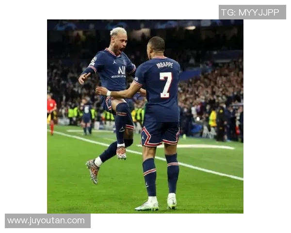 斯特拉斯堡队迎战摩纳哥强强对决引发球迷热议与期待